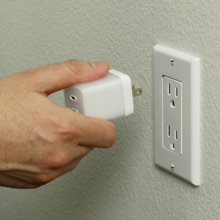 Aluratek dual USB-C GaN 45W Wall charger scale