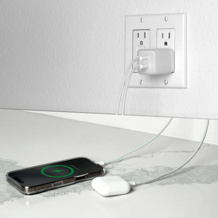 Aluratek dual USB-C GaN 45W Wall charger charging