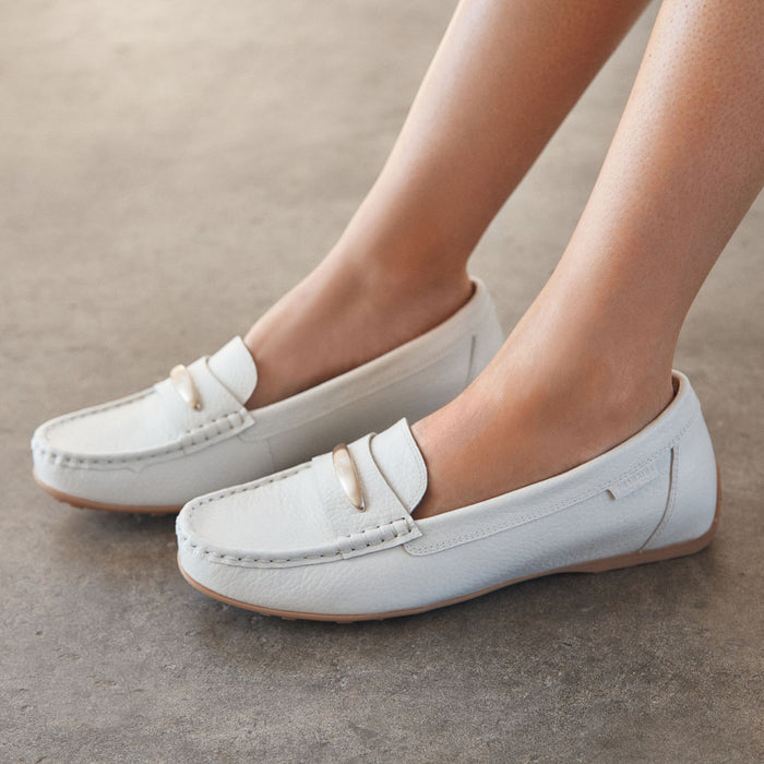 Foxx White Pebbled