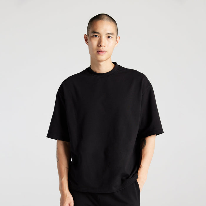 Black / 1