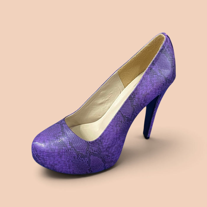 Purple court shoe -UK 9