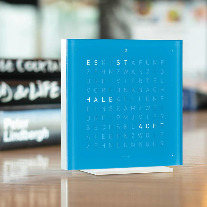 Qlocktwo Frontcover für Tischuhr Earth 13.5 | Blue Candy | FTBC