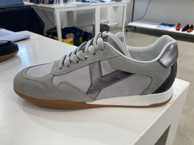 Sneaker Y